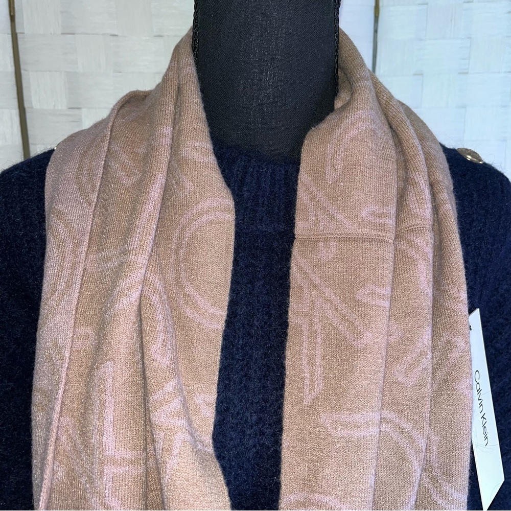 NWT Calvin Klein Womens Logo Infinity Loop Scarf Two Tone - Picture 4 of 8